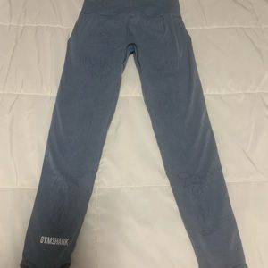gymshark blue leggings with design